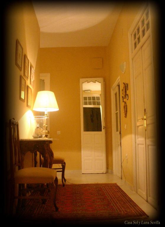 Hostal-Casa Sol Y Luna Σεβίλλη Εξωτερικό φωτογραφία