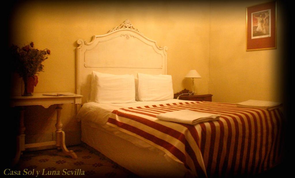 Hostal-Casa Sol Y Luna Σεβίλλη Δωμάτιο φωτογραφία